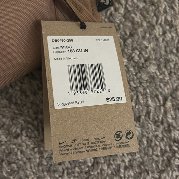 Nike Belt Bag - Picture 2 of 4